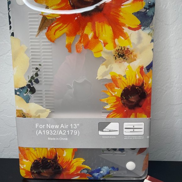 Apple MacBook Air 13" Floral Cover Keyboard, Screen and Touchpad Protector - Picture 2 of 4